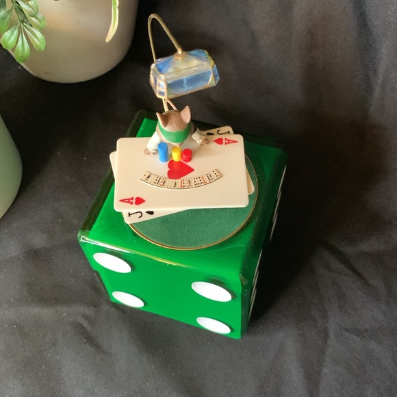 Vintage Enesco 1997 21 Fun Mice ‘n’ Dice Casino mini action musical music box - Picture 7 of 16